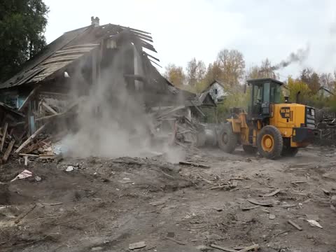 Снос аварийного жилья продолжается