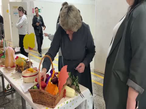 Педколледж: ярмарка осенних поделок